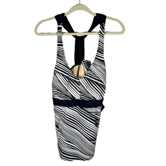 Ava & Viv Womens Swim Tankini Top Diagonal Stripes Black White Plus Size 20W - Picture 1 of 10